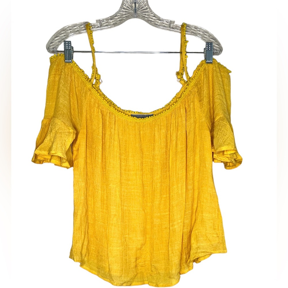 Be Cool off shoulder lace detail top. Rich golden yellow size L.